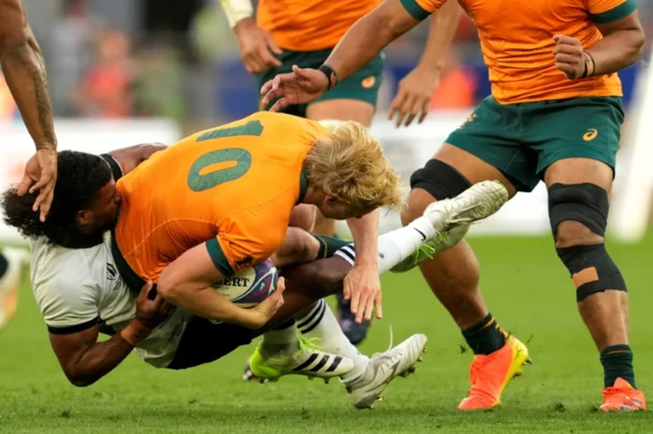 Australia's Jones backs fly-half Gordon to bounce back