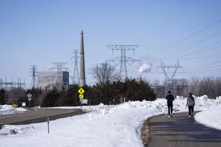 Company that leaked radioactive material will build barrier to keep it away from Mississippi River