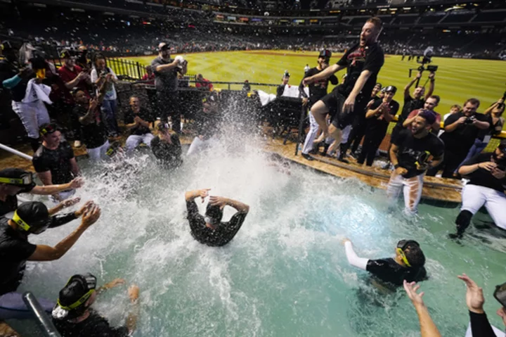 Diamondbacks GM Mike Hazen has new contract through 2028, AP source says