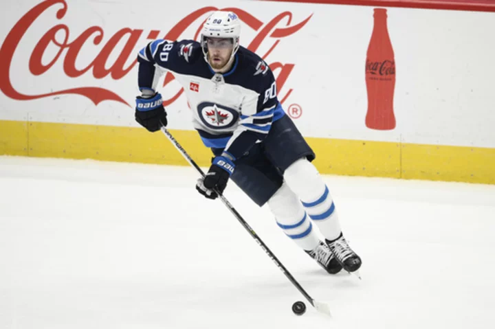 Pierre-Luc Dubois acquired by Kings in sign-and-trade deal with Jets