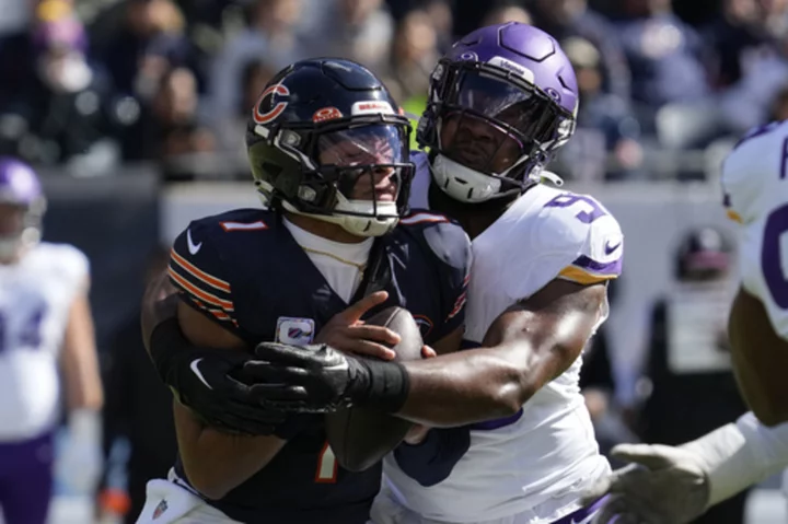 Injured QB Justin Fields will likely miss his second straight game when Bears meet Chargers