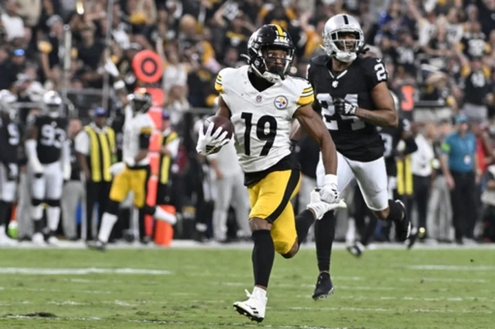 Kenny Pickett passes for 2 touchdowns as Pittsburgh Steelers top Las Vegas Raiders 23-18