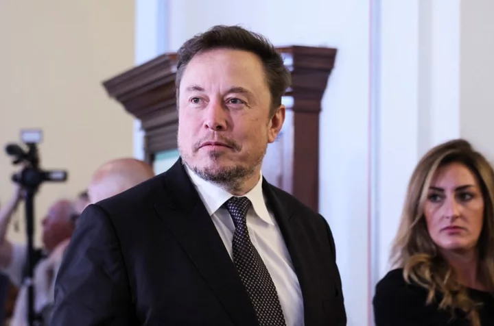 Tech titans meet US lawmakers, Musk seeks 'referee' for AI