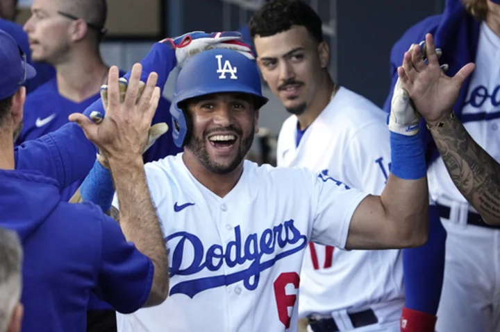 Dodgers rally to beat Astros 8-7 after Houston reliever Stanek called for balk in 8th