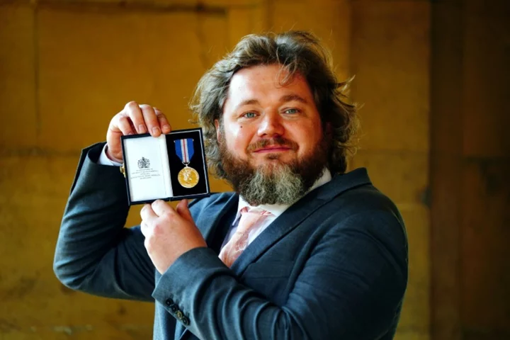 Polish porter who confronted London attacker awarded medal