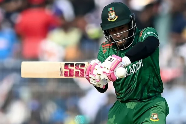 Mushfiqur leads Bangladesh to 245-9 against New Zealand in World Cup