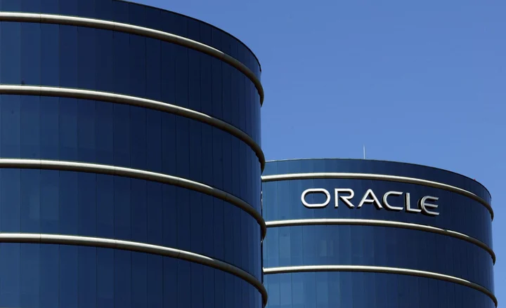 Oracle Pushes to Record High as AI-Frenzy Spurs Cloud Demand