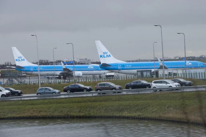 Amsterdam court gives green light to plan to reduce flights at busy Schiphol Airport