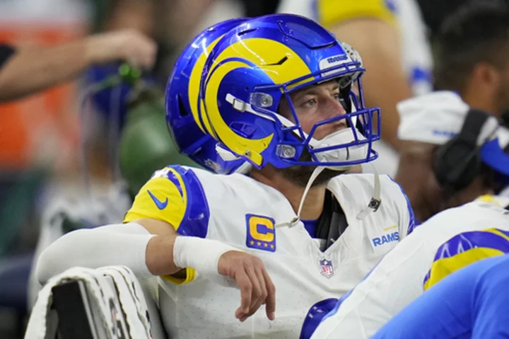 Rams QB Matthew Stafford leaves homecoming game at Cowboys with thumb injury