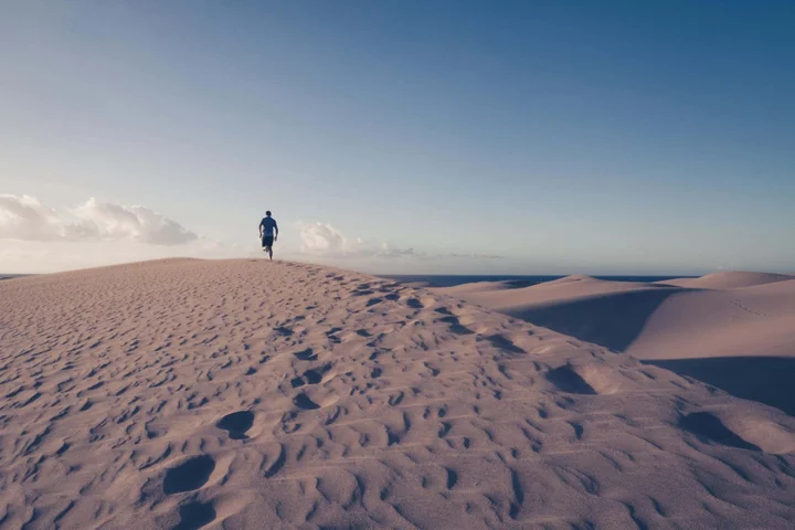 Athlete who ran over 200km through the desert shares advice for running in a heatwave