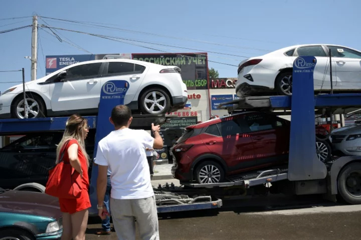 Armenia funnels US cars to Russia, in sanctions' evasion