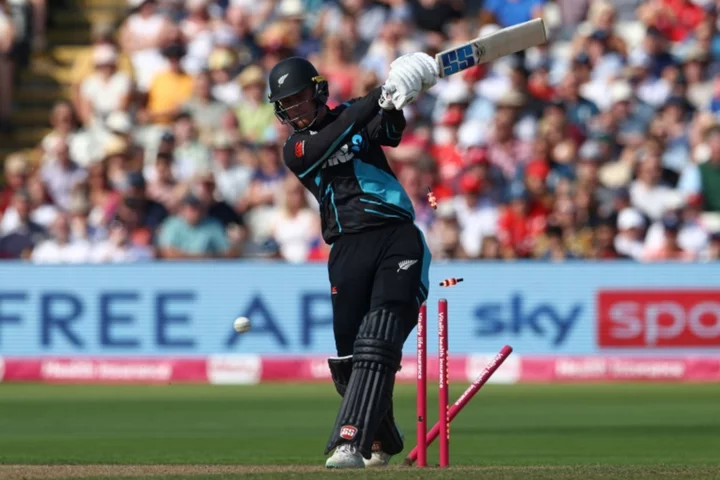 Allen and Phillips take New Zealand to 202-5 in 3rd England T20